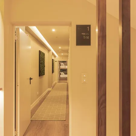 Monturi Albergue Ponta Delgada