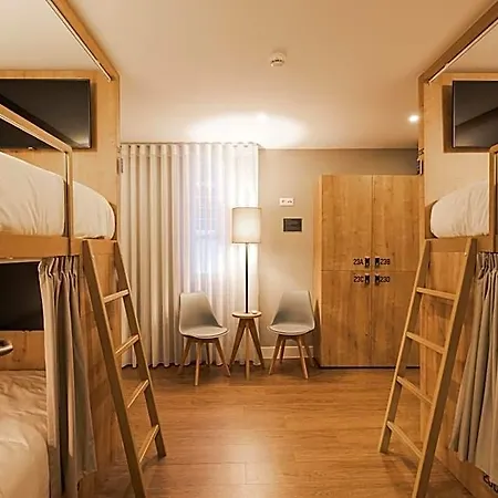 Monturi Hostal Ponta Delgada